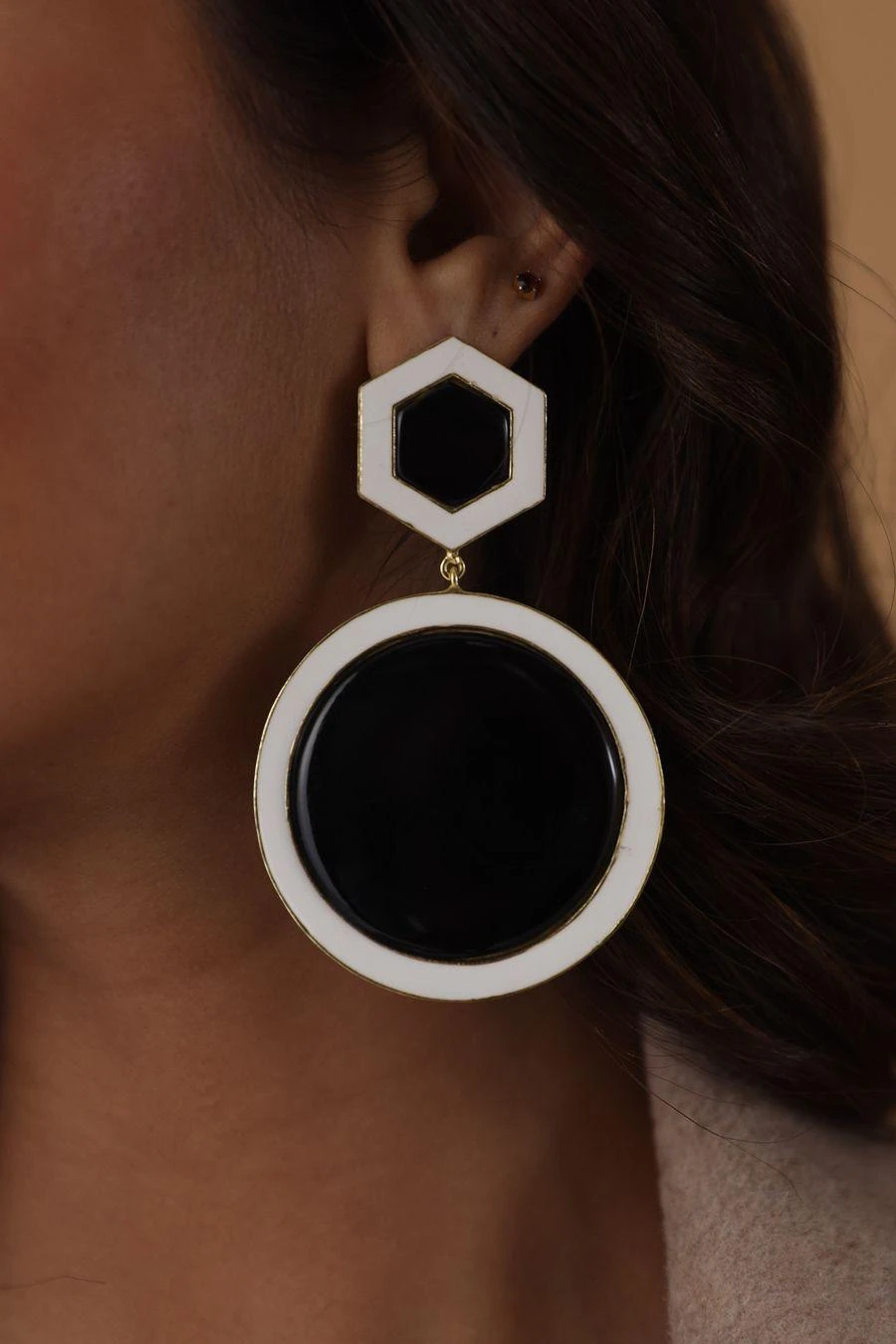 Varnika Arora Azra Mother Of Pearl Dangler Earrings 6 Varnika Arora Azra Mother Of Pearl Dangler Earrings - Image 4