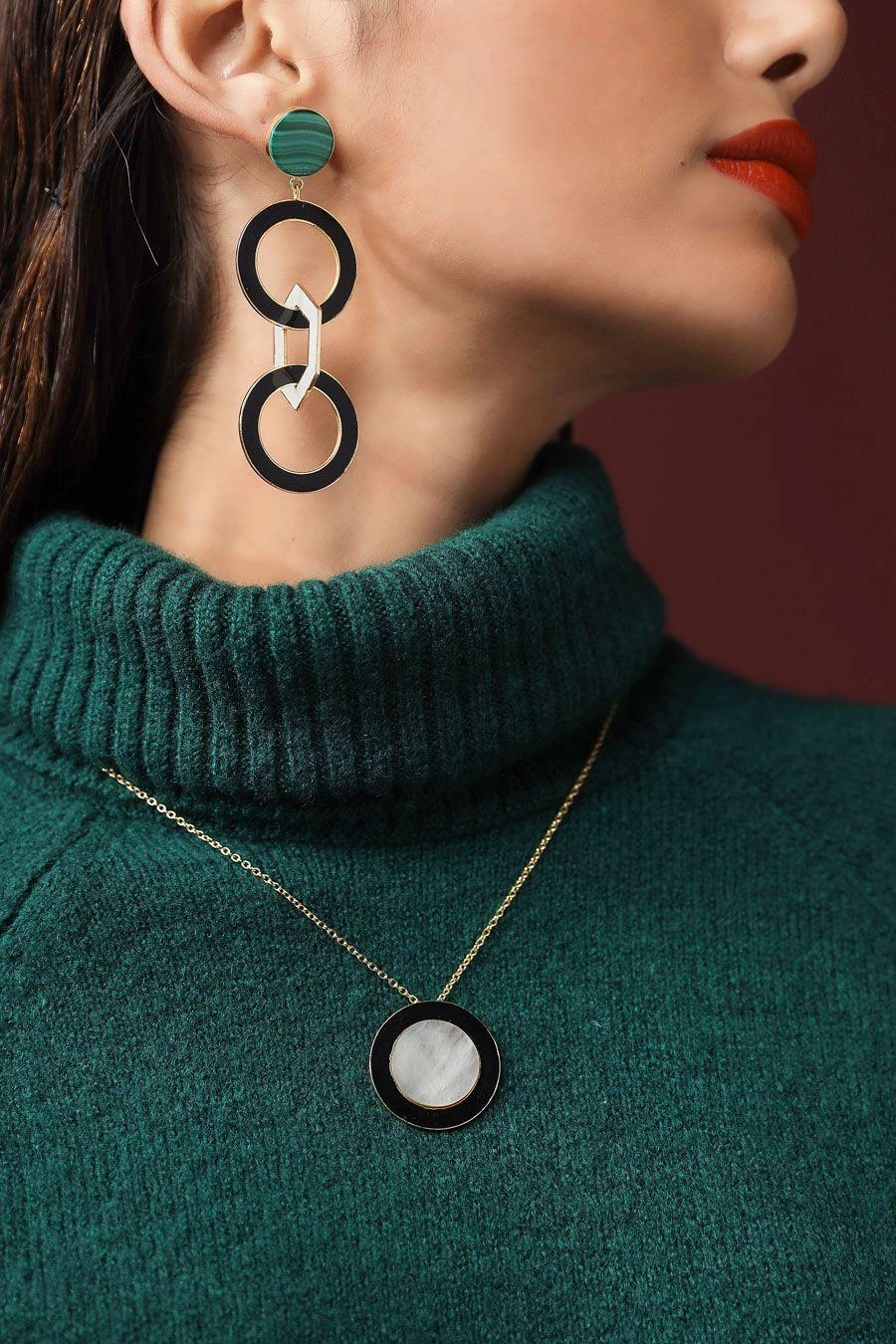 Varnika Arora Alyssa Mother Of Pearl Necklace 3 Varnika Arora Alyssa Mother Of Pearl Necklace