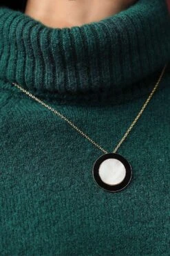 Varnika Arora Alyssa Mother Of Pearl Necklace 6 Varnika Arora Alyssa Mother Of Pearl Necklace -Celestiagem Jewelry Shop 0802va30 2