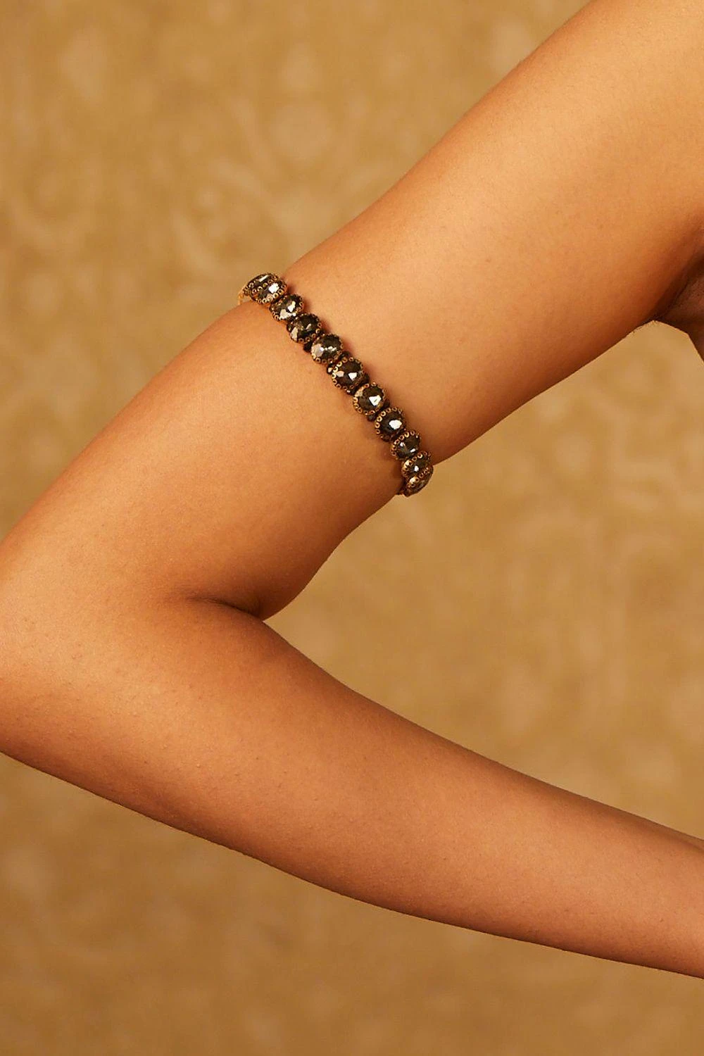 Tarun Tahiliani Accessories Black Oval Crystal Bajuband 3 Tarun Tahiliani Accessories Black Oval Crystal Bajuband