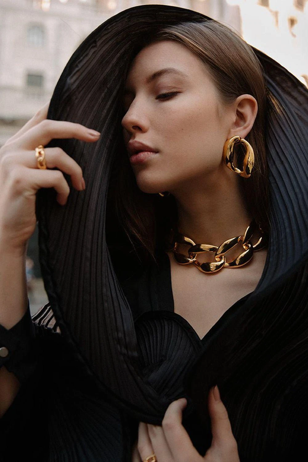 Misho Glittering Gold Chunky Chain Choker 3 Misho Glittering Gold Chunky Chain Choker