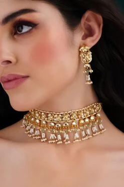 Maisara Golden White Beaded Necklace Set With Pearls