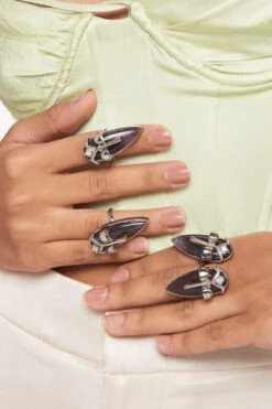 Outhouse Gavi Amethyst Signet Ring