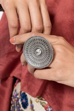 Sangeeta Boochra Handcrafted Silver Ring