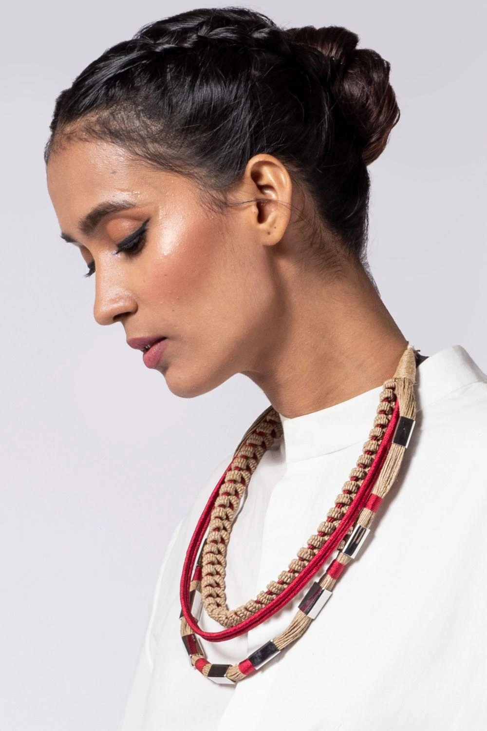 En Inde Red Jute & Thread Necklace 3 En Inde Red Jute & Thread Necklace