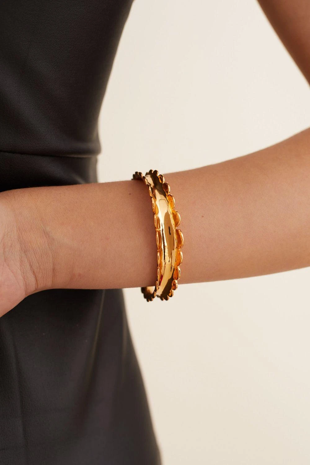 Outhouse Poppi Scallop Handcuff 3 Outhouse Poppi Scallop Handcuff