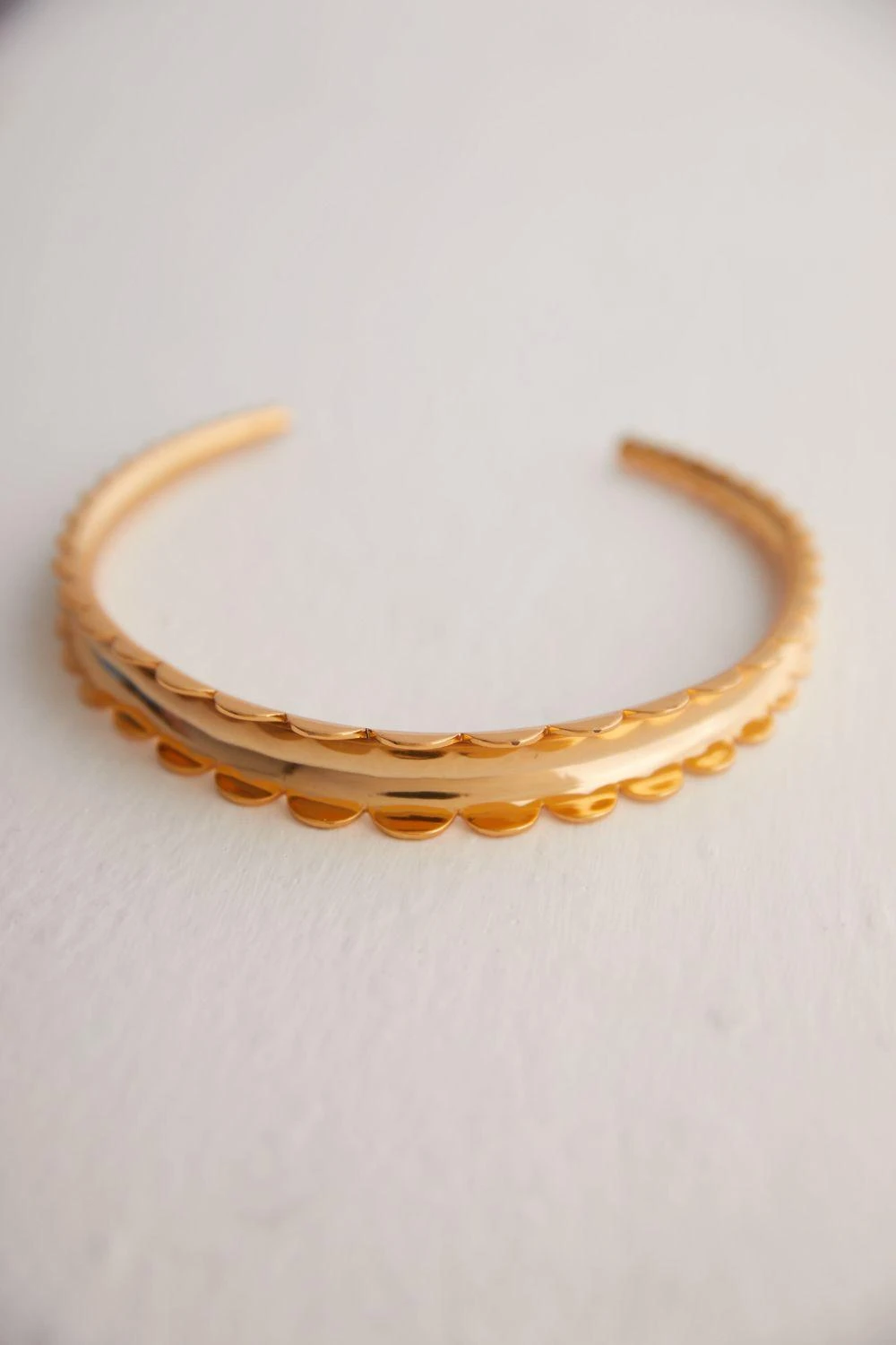 Outhouse Poppi Scallop Handcuff 4 Outhouse Poppi Scallop Handcuff - Image 2